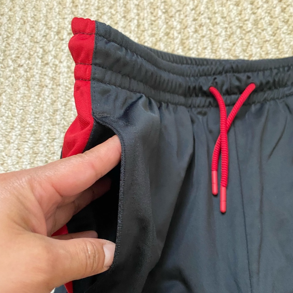 JORDAN | Black Red Jogger Size XL - Picture 5 of 10